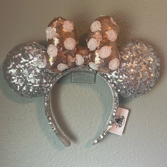 Walt Disney World Silver and Rose Gold mini Mouse Ears - Polkadot Bow - Picture 1 of 1